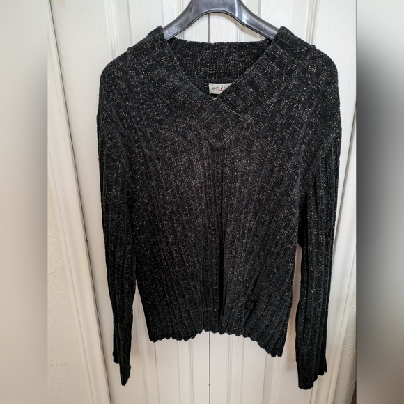 Black Chenille V-neck Shimmer Sweater - Picture 4 of 9